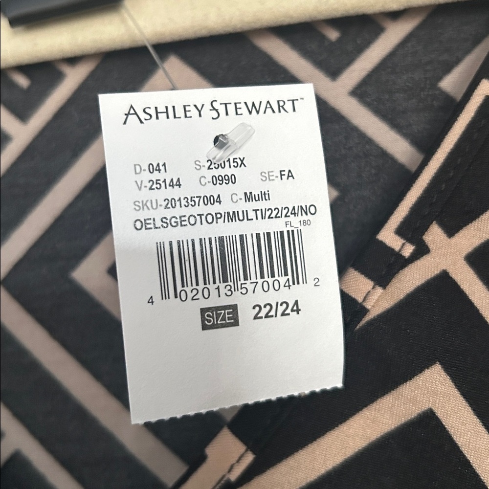 NWT Ashley Stewart long sleeve geo print cutout top size 22/24 - Picture 3 of 5